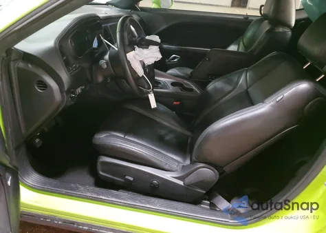 2023 Dodge Challenger Sxt z USA, uszkodzony, nr VIN 2C3CDZGG5PH522156